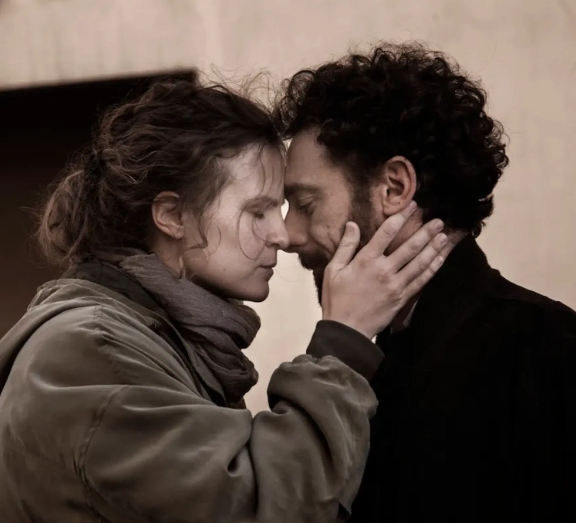 Federica Rossellini ed Elio Germano in "Confidenza"