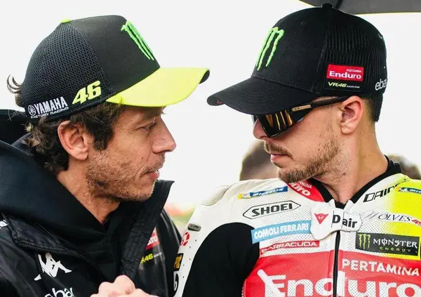In VR46 la risposta &egrave; &ldquo;fatti i caz*i tuoi&rdquo;: Di Giannantonio in vena di confidenze anche su test e Marquez "che a destra &egrave; il peggiore..."