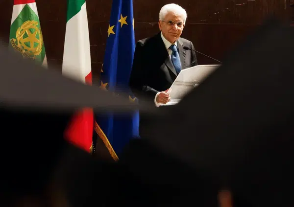 Il presidente Mattarella dice una cosa inquietante e nessuno dei giornali del potere ne parla. Perch&eacute;?