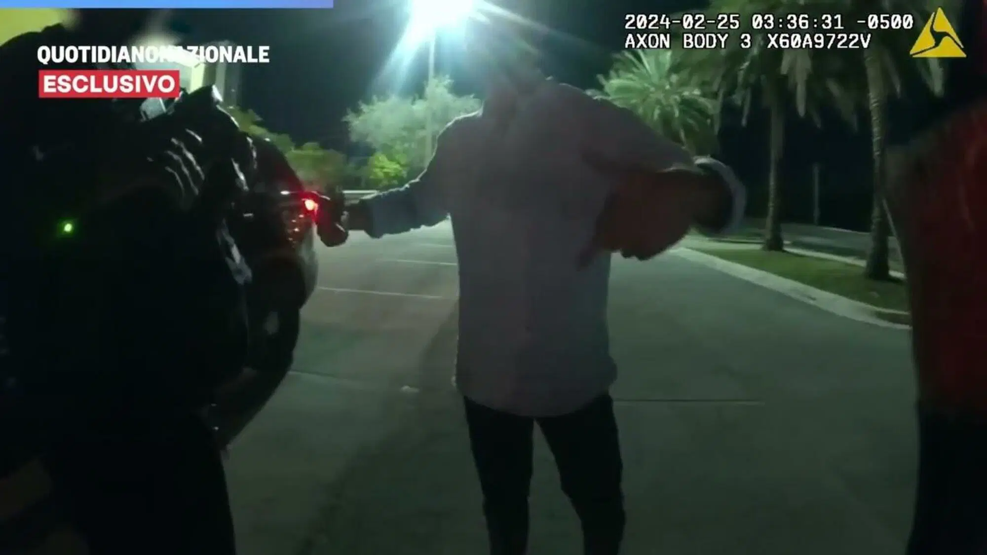 Matteo Falcinelli al momento dell'arresto da parte della polizia di Miami