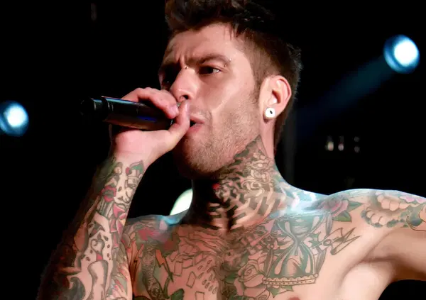 Volete capire la Milano violenta di Fedez, Iovino e degli ultras? Partite dallo "Spazio penombre" della curva nerazzurra di Nino Ceccarelli e della via Anfossi di Franco Gatto