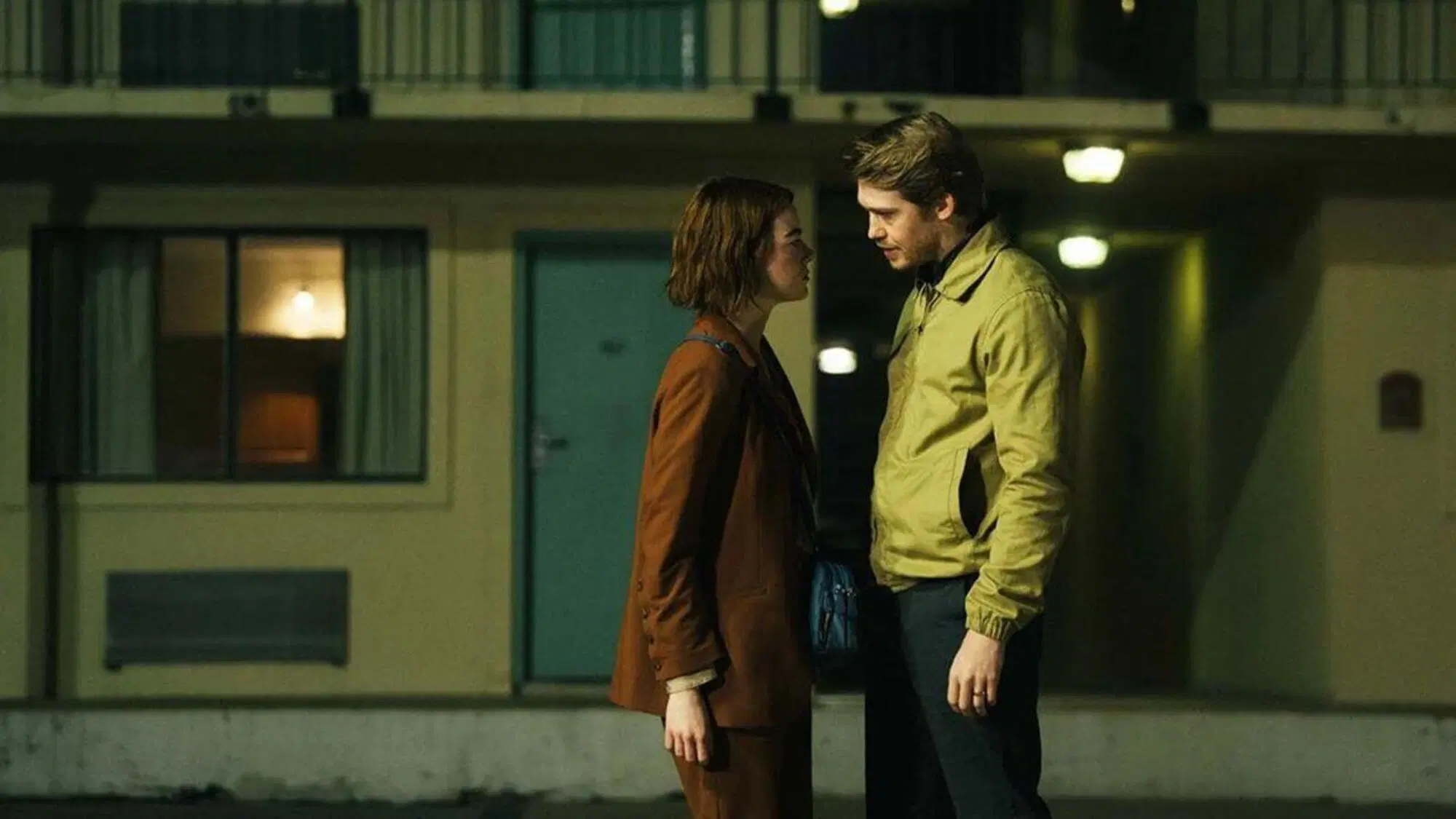 Emma Stone e Joe Awyn in "Kinds of Kindness"