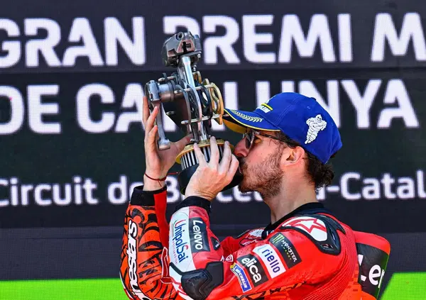 Pecco Bagnaia sfancula curve, maledizioni (e anche un po' i giornalisti) al Montmel&oacute;: "Smettetela con la storia che devo sbagliare"