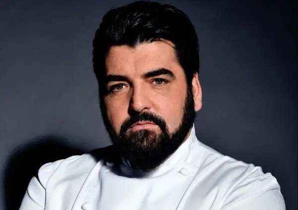 Guido Mori: &ldquo;Masterchef &egrave; morto. La guida Michelin e gli chef stellati? Pure. Il peggiore? Bottura&rdquo;. E sulla terza stella a Cannavacciuolo, la colla sulla pizza, la carbonara di Mariola e l'intelligenza artificiale di Google...