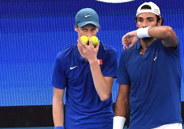 Bisti: &ldquo;Sinner? Non al top al Roland Garros perch&eacute;... Djokovic e il tremore? Ecco cos'ha. Berrettini? Se non torna sull'erba...&rdquo;. E sulla nuova fidanzata di Jannik Anna Kalinaska, Camila Giorgi e il ritiro di Rafa Nadal...