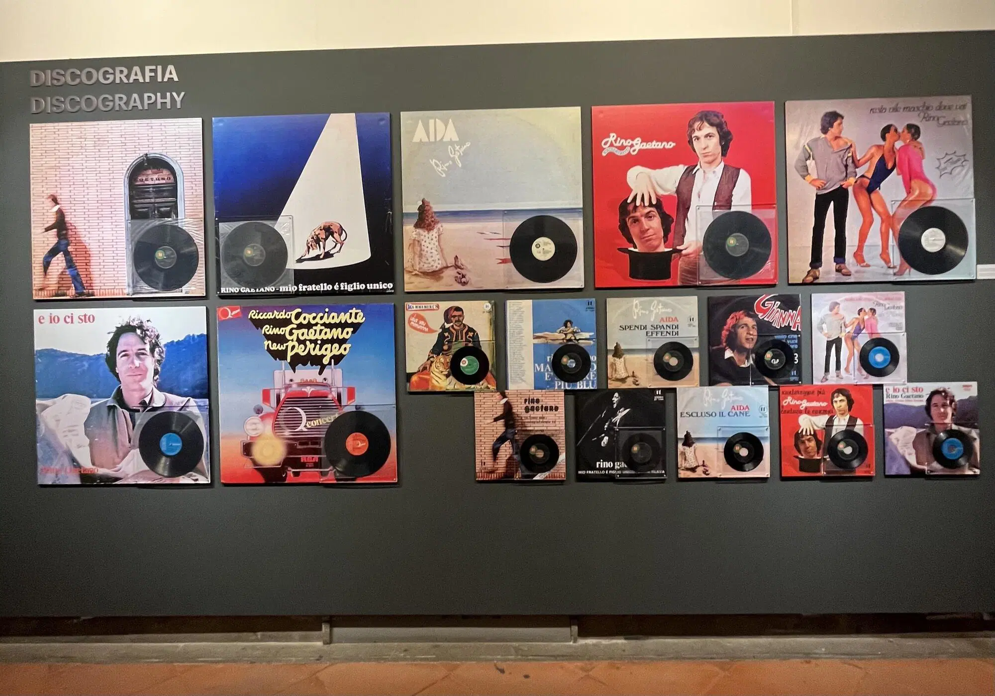 L'intera discografia di Rino Gaetano esposta alla mostra dedicata alla sua vita al Museo di Roma in Trastevere