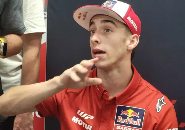 Il Mugello secondo Pedro Acosta: &ldquo;E&rsquo; quel casco l&igrave; di Valentino Rossi! Le cadute? Sono state strane&hellip;&rdquo;