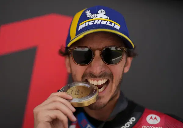 Pecco Bagnaia di sostanza: "I fischi del Mugello a Marquez non mi piacciono. Alla 10 sono ca*ato addosso, Mart&iacute;n e Bastianini..."