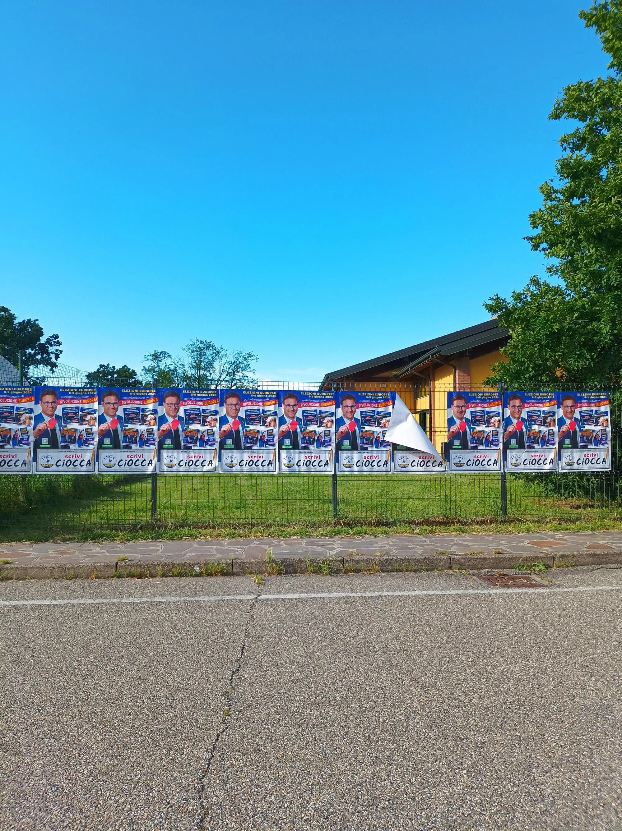 L'esterno del centro polifunzionale di San Genesio (PV), sede di Miss Padania