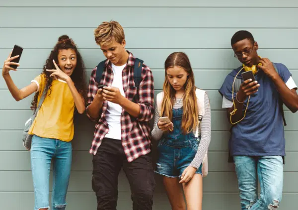 Maturit&agrave; 2024 nel caos? Tra pc e cellulari vietati, commissari esterni e&hellip; Cosa sta succedendo? E c'&egrave; davvero da stupirsi?