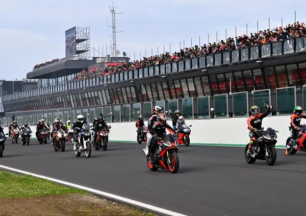 Signori, welcome to racing: l'8 giugno a Misano c'&egrave; l'Aprilia All Stars e siete tutti invitati (gratis) tra capolavori 2T e campioni del mondo