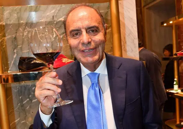 Il vino di Bruno Vespa merita i Frecciarossa? Non per Luca Martini, miglior sommelier del mondo: &ldquo;Lista fatta male che crea sprechi&rdquo;. E ci spiega perch&eacute; &ldquo;si rischia il mal di testa&hellip;&rdquo;