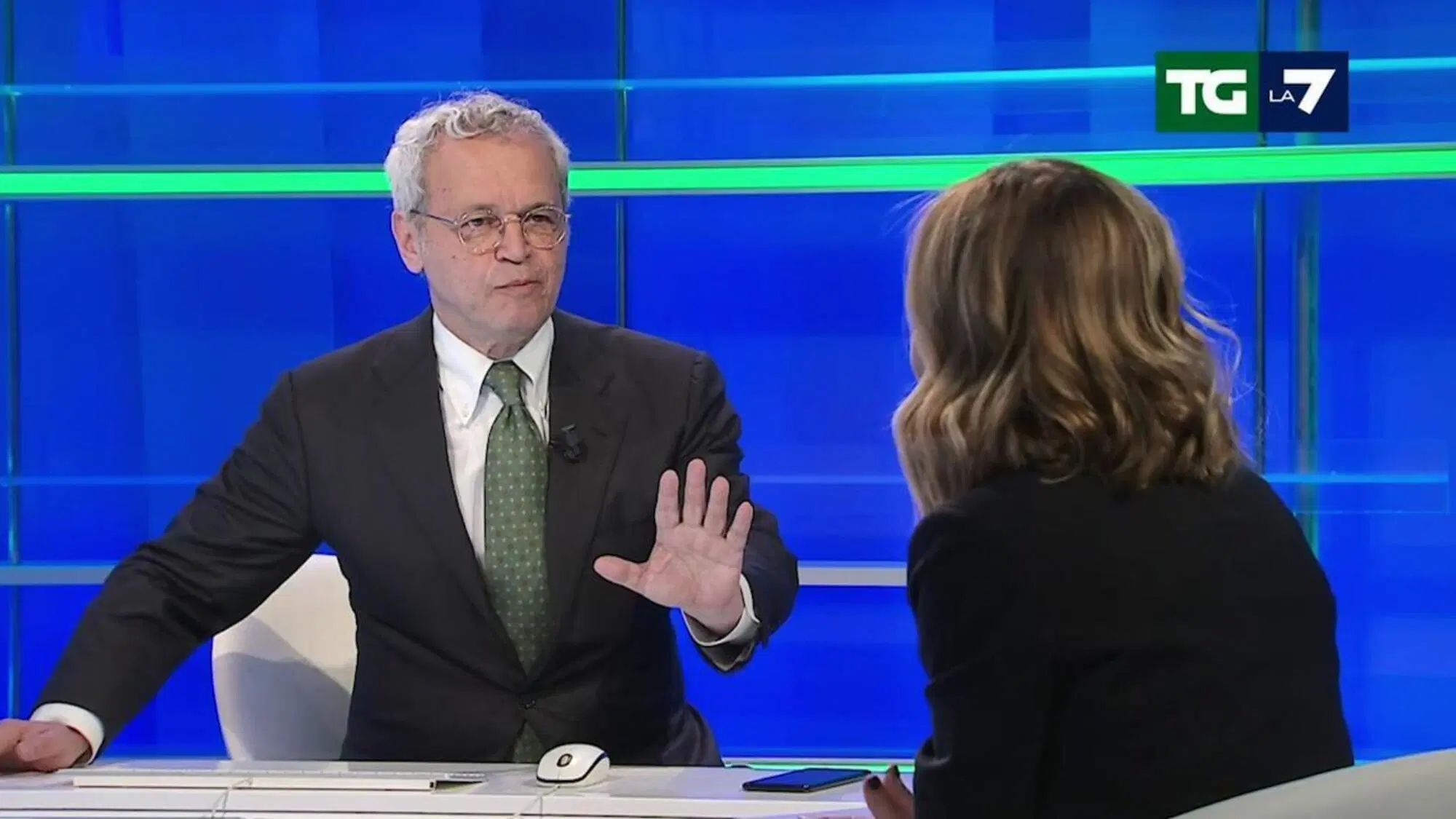 Un momento dell'idillio Meloni-Mentana