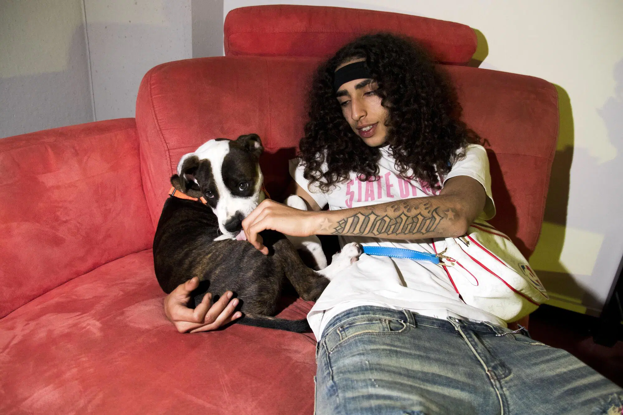 Baby Touch&eacute; e Von in "Dalla parte del cattivo"