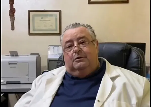 Ok, ma l'avete visto il dietologo oversize che ha sfondato su Instagram e Tik Tok? Michele Amenta, medico e professionista, si &egrave; mangiato gli hater che lo prendevano in giro per i chili di troppo 