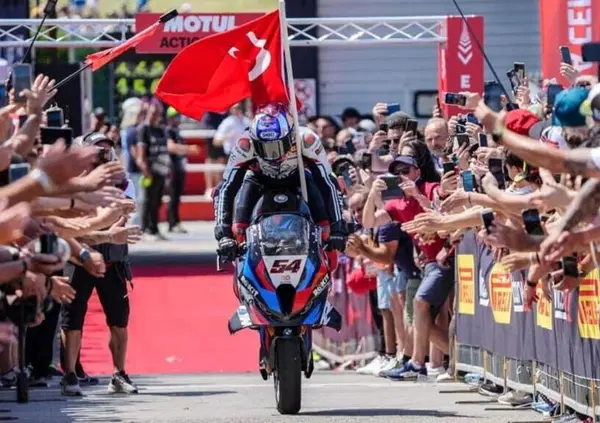 SBK a Misano: per capire cosa &egrave; davvero "l'ignorantezza" riguardatevi la Superpole Race di Toprak e Bulega