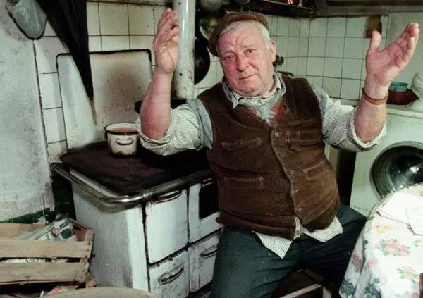 "Pacciani &egrave; il patriarcato, Bilancia il consumismo". I due Mostri pi&ugrave; famosi d'Italia visti da Alessandro Ceccherini, autore di due romanzi sui serial killer. Mostri si nasce o si diventa? Ecco cosa ci ha raccontato lo scrittore 