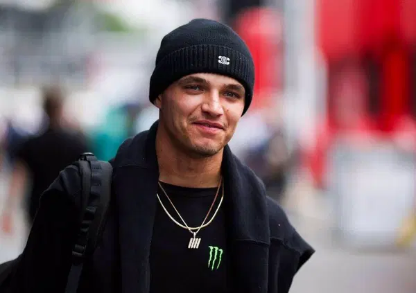 McLaren pi&ugrave; forte degli imprevisti: dopo il fuoco nel paddock arriva la pole di Norris: "Ho perso le scarpe e non ho la mia stanza ma non mi lamenter&ograve;"