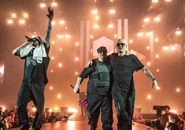 I Club Dogo a Milano non sono come Geolier a Napoli: sembra lontano il sold out a San Siro e anche in giro per l'Italia...