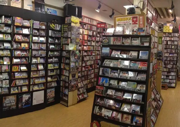 C'&egrave; un Paese che lotta contro Spotify e la musica in streaming: altro che playlist, viva i cd