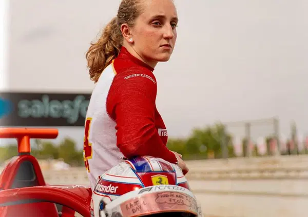 Maya Weug, la prima pilota della Scuderia Ferrari si racconta: "Coi bambini sui kart ho imparato a farmi rispettare. Oggi? Tutto diverso..."