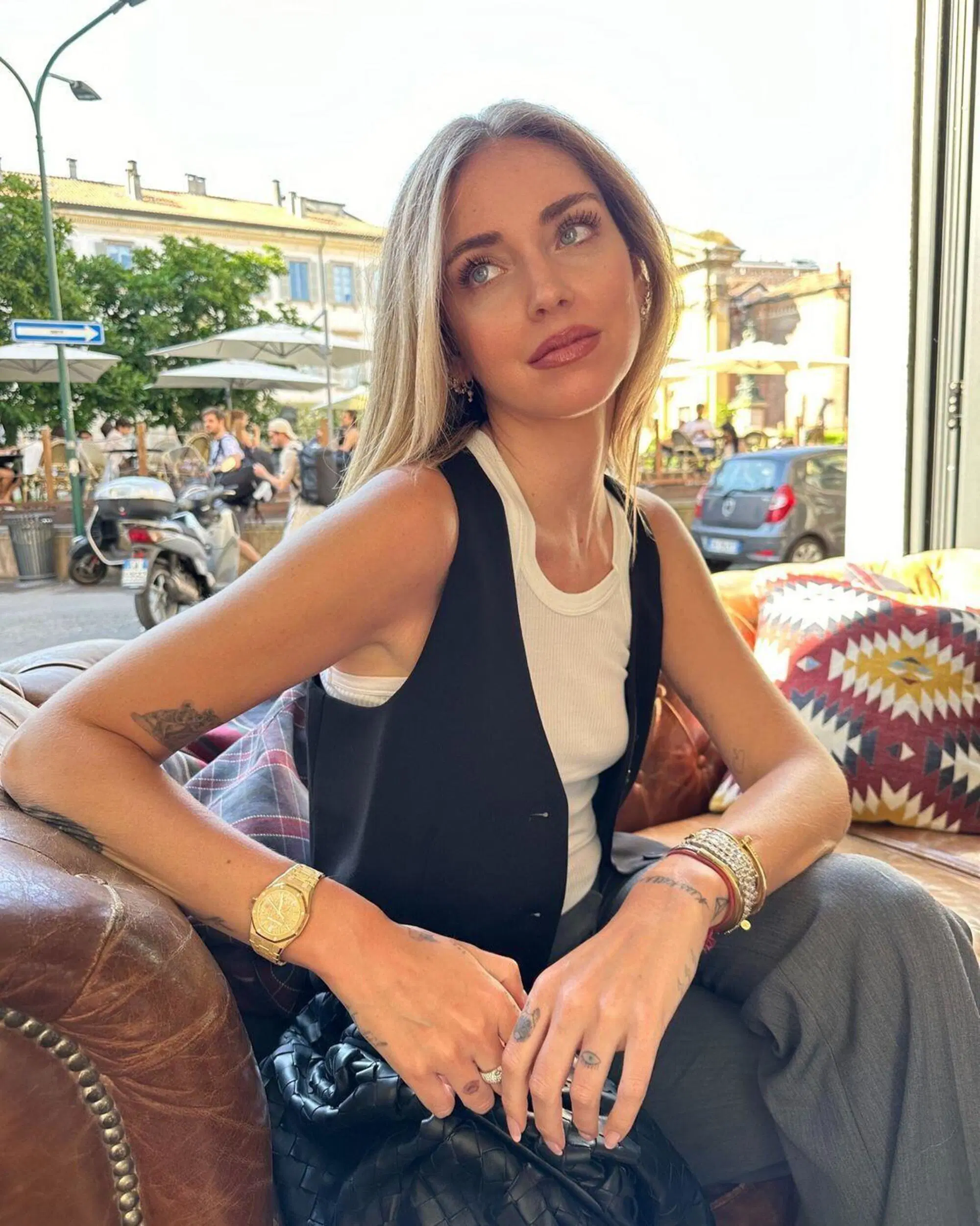 Chiara Ferragni a Milano, con l'immancabile Audemars Piguet
