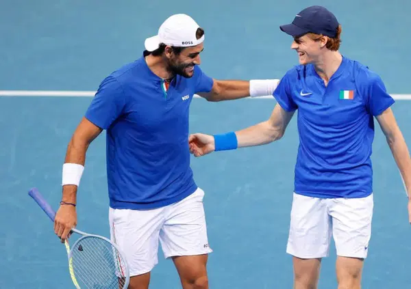 Sinner contro Berrettini, che partita ci dobbiamo aspettare? Tutto sul "derby" tra italiani a Wimbledon: quando giocano, a che orario, dove vederla e chi &egrave; il favorito...