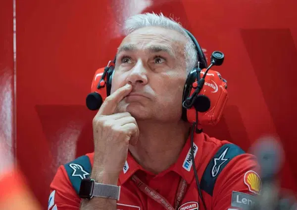 &ldquo;Bagnaia e Marquez come Rossi e Lorenzo&rdquo;: Davide Tardozzi scomoda il paragone grosso e sul &ldquo;rischio muro"...