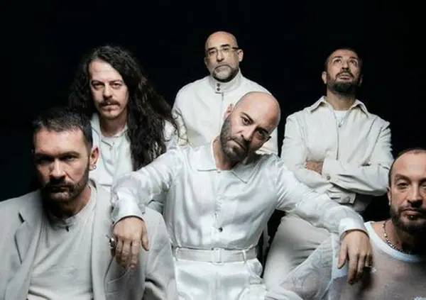 I Negramaro cancellano due date negli stadi, l'ira dei fan: &ldquo;Vogliamo scuse pubbliche e rimborsi per treno e hotel. I palazzetti? Non ci saremo&rdquo;