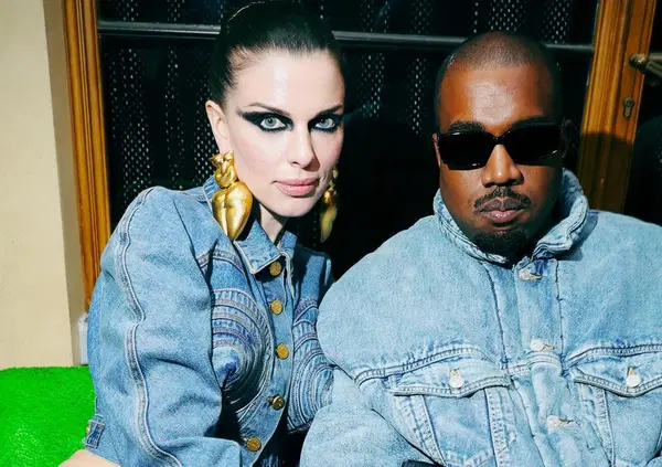 Kanye West come Berlusconi? Julia Fox, l'ex tra Bianca Censori e Kim Kardashian, passa all'altra sponda come Francesca Pascale e...