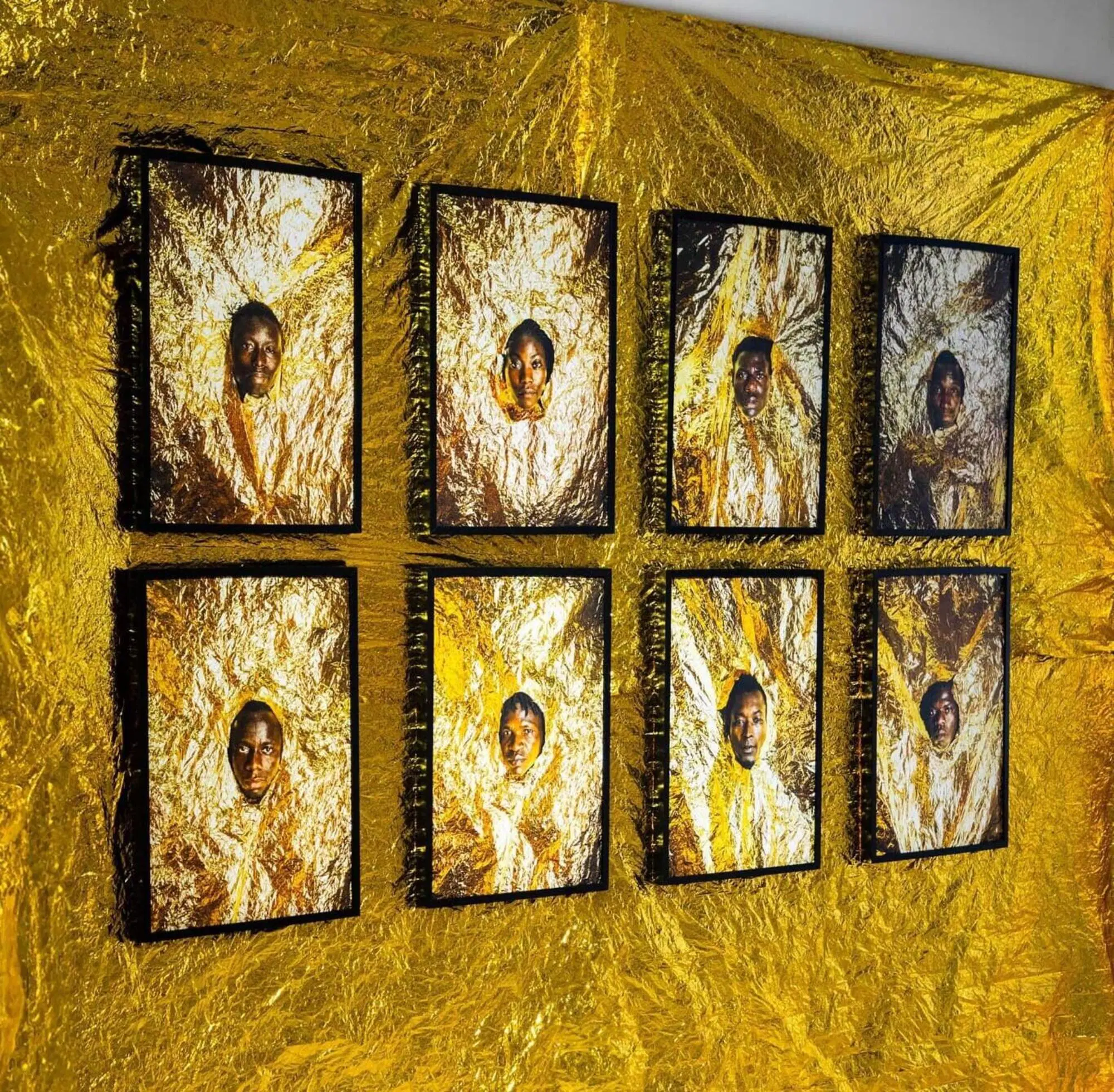 L'ultima sezione della mostra, dove tra i volti fotografati in alto, seconda da sinistra, c'&egrave; anche la ragazza che vorrebbe occuparsi di moda