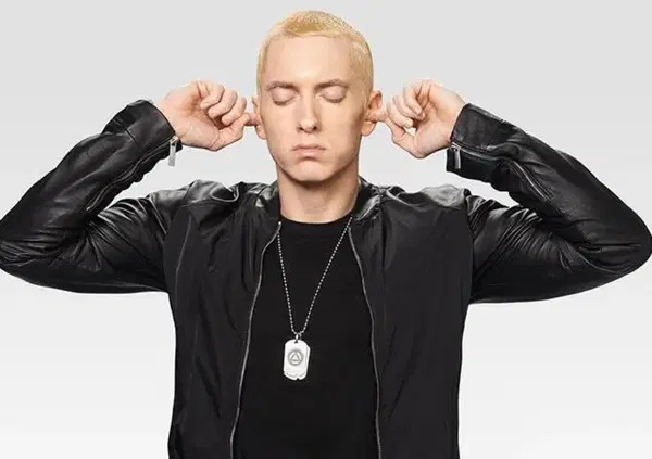The Death of Slim Shady? Dio Salvi Eminem (che percula Kanye West), o forse no: ecco perch&eacute; l'album entrer&agrave; comunque nella storia