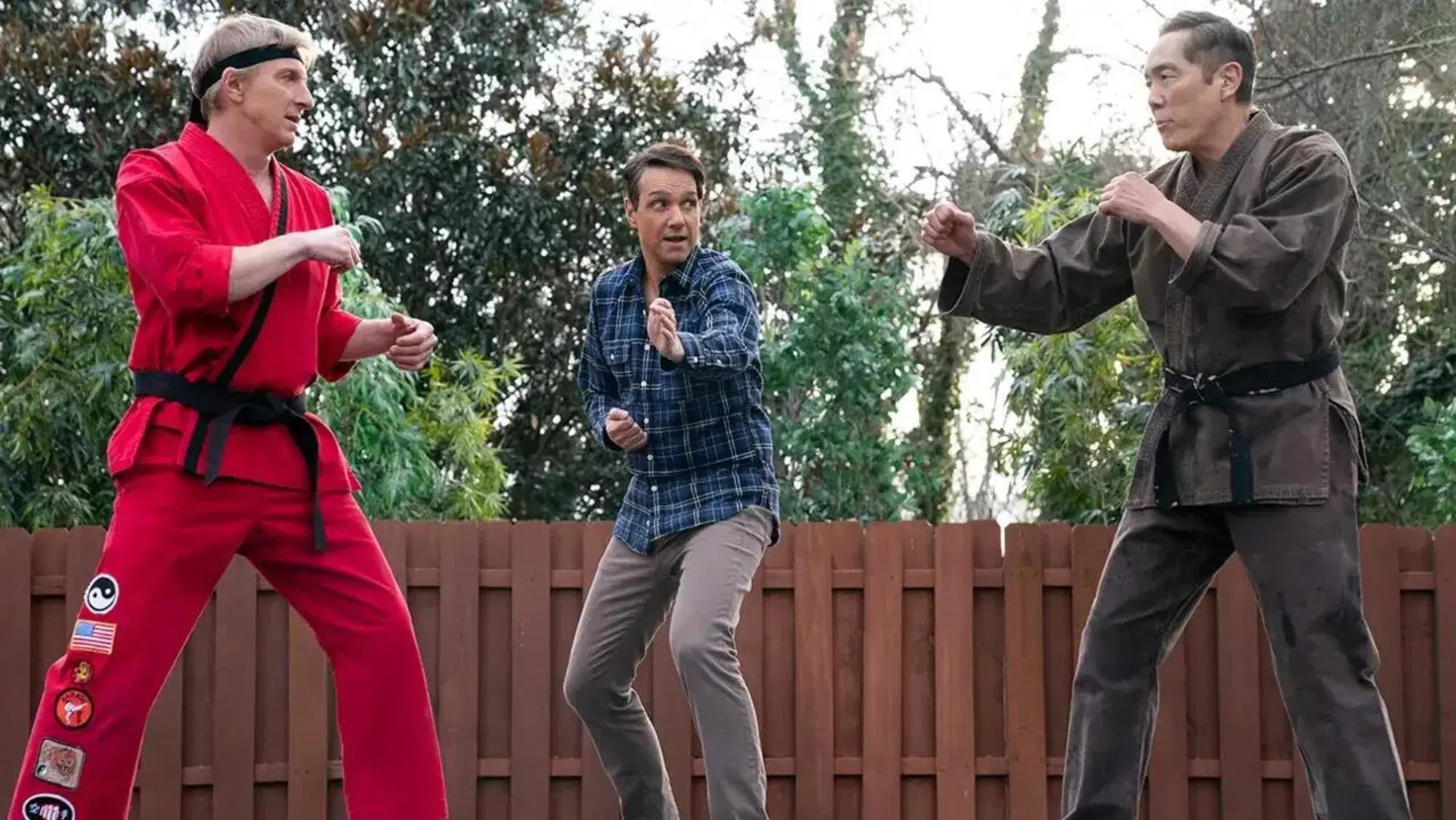 William Zabka, Ralph Macchio e  Yuji Okumoto nella stagione 6 di "Cobra Kai"