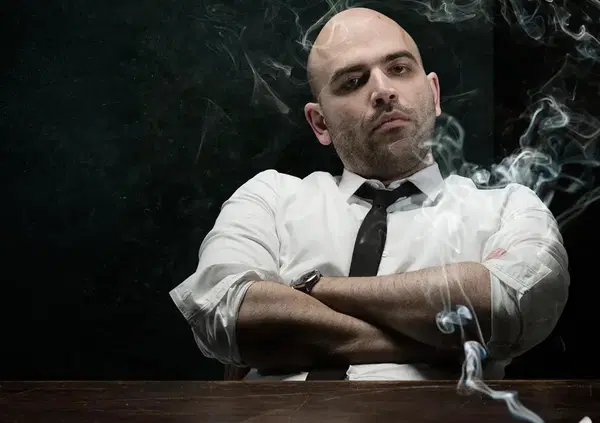 I libri pi&ugrave; belli del secolo? Nella "contro classifica" al New York Times non ci sono Elena Ferrante o un Premio Strega, ma &ldquo;Gomorra&rdquo; di Saviano s&igrave;. Ma perch&eacute; tutti dimenticano Carr&egrave;re?