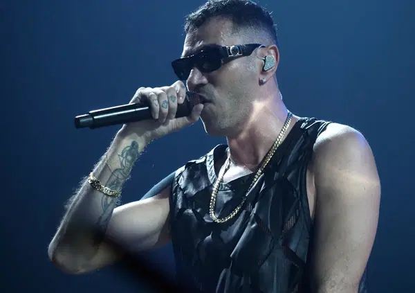 Marrageddon, non c'&egrave; concerto estivo che tenga (neanche Harry Styles): Marracash king della musica in Italia (Badabum Cha Cha)