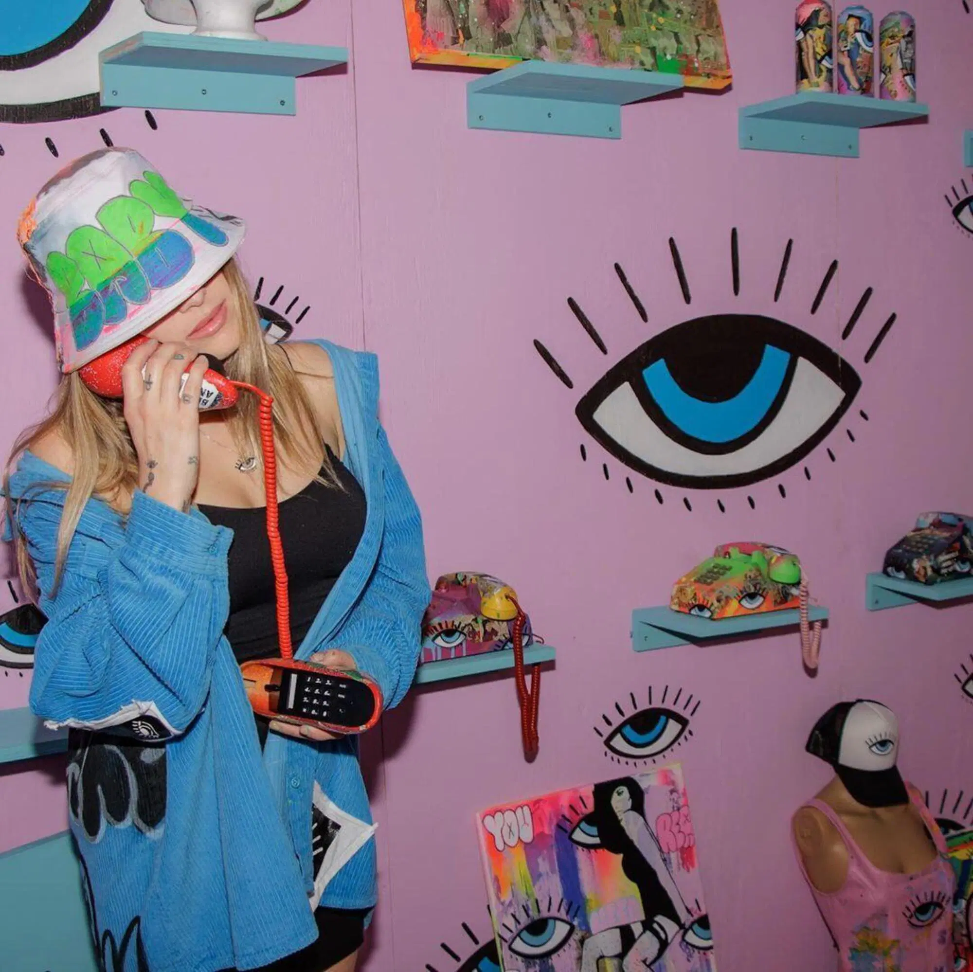 Il logo dell'occhio di Mira from Miami (Mira Pantano) simile a quello di Chiara Ferragni