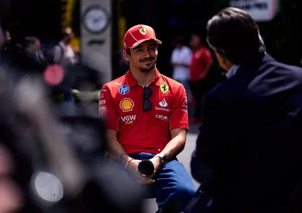 Ferrari rinasce sotto la pioggia a Spa con la pole position di Charles Leclerc: "Decider&ograve; a Eau Rouge cosa fare, ma punto alla vittoria"