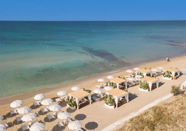 Quanto costa la spiaggia pi&ugrave; cara d&rsquo;Italia? Il direttore del lido in Puglia si difende: &ldquo;Flavio Briatore lo vorrei invitare qui nel Salento, perch&eacute;&hellip;&rdquo;