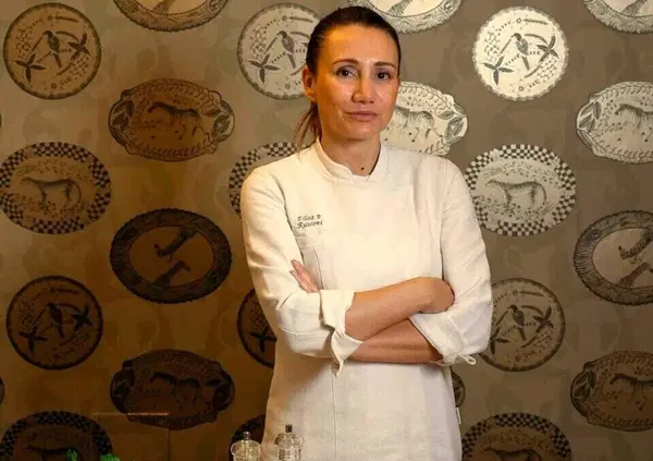 Siamo andati a mangiare nella &ldquo;Trattoria da me" nella Torre a Bologna di Elisa Rusconi (Quattro ristoranti): tra gelati al formaggio, agnolotti al lambrusco e un dessert ai pop corn, non poteva mancare la cotoletta alla bolognese. Ma ne vale la pena?