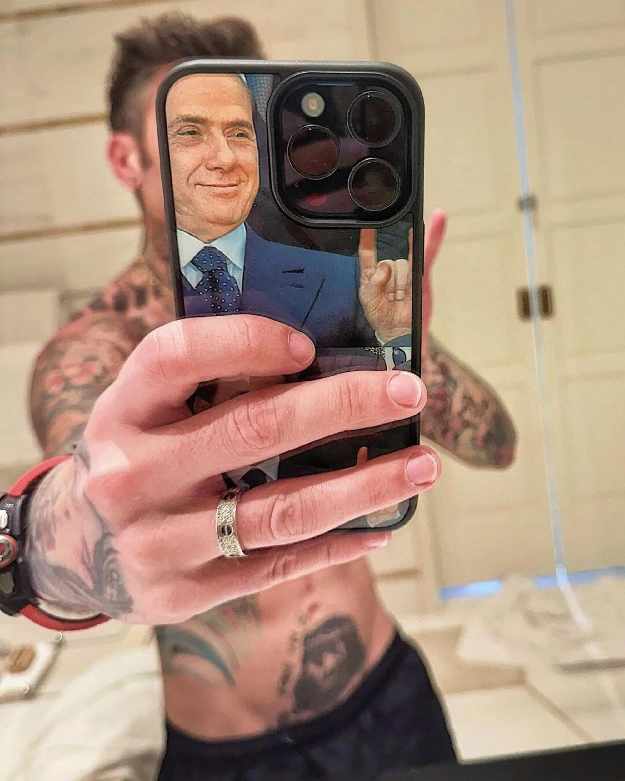 fedez cover berlusconi