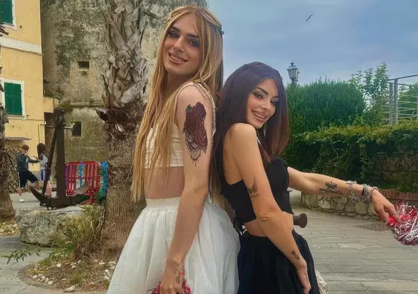 La rissa del secolo su TikTok? Quella tra Cara e Regina, le content creator che lanciano borse urlando e fanno la spesa. Ma non solo lite digitale: c&rsquo;&egrave; della violenza reale, perch&eacute;... [VIDEO]