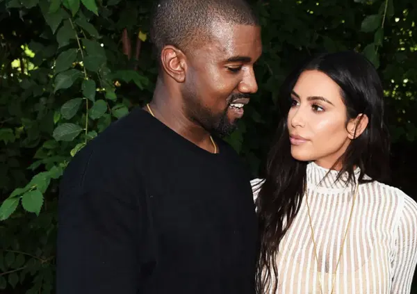 Bianca Censori e Kanye West, Kim Kardashian &egrave; preoccupata per i figli: ecco cosa vuole fare per tutelarli dalle bizzarrie dell'ex Ye e della moglie, anche se...