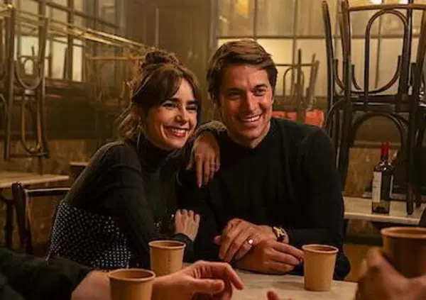 Emily in Paris vuole farlo solo a letto. Ma com'&egrave; messa la protagonista della serie Netflix?