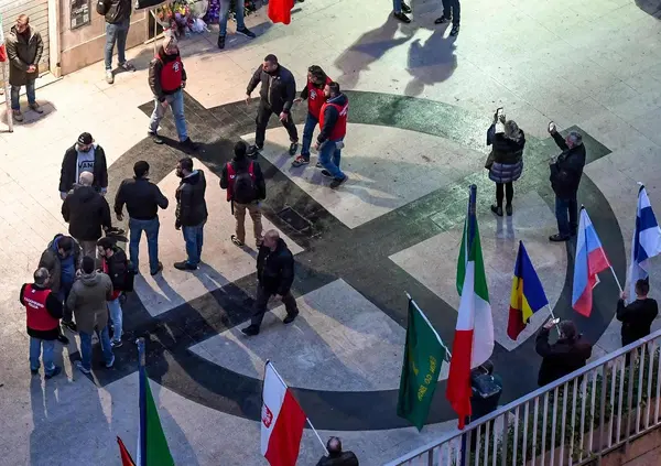 Altro che Arianna Meloni: Fratelli d'Italia rischia l'inchiesta per aver versato dei soldi senza rendicontarli? E cosa c'entrano i saluti romani di Acca Larentia?