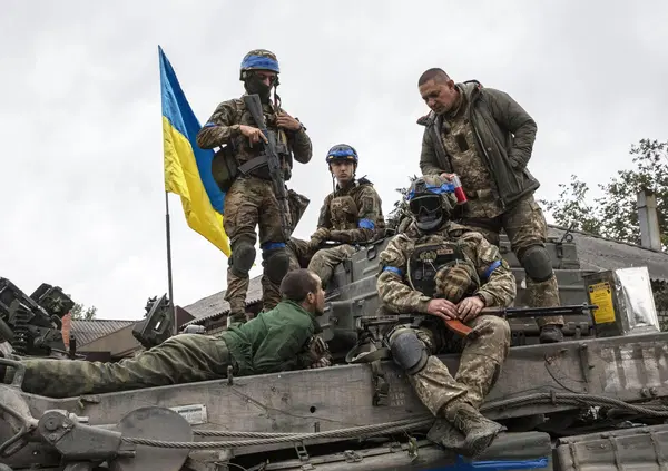 Guerra Russia Ucraina, il reporter Andrea Sceresini: &ldquo;Giornalisti? No, tifosi, pur di lavorare. &Egrave; propaganda totale e in Italia siamo messi molto male&rdquo;. E su Stefania Battistini, Andrea Rocchelli, elezioni americane e Nord Stream 2&hellip;