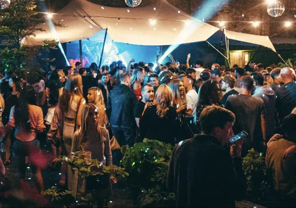 Davvero l&rsquo;Albania &egrave; pi&ugrave; economica e sicura dell&rsquo;Italia? Siamo stati in vacanza nelle &ldquo;Maldive d&rsquo;Europa&rdquo;, ecco cosa abbiamo capito tra tasse pi&ugrave; basse, cibo, nightlife e&hellip;