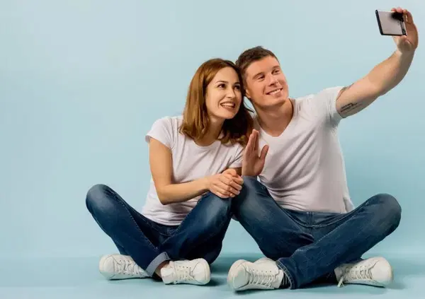 Perch&eacute; sui social siamo invasi di love coach? Da Raffaele Morelli e Mary G. Baccaglini a Matteo Radavelli e Concetta Pagoria, sull'amore ci siamo dimenticati di Fromm?