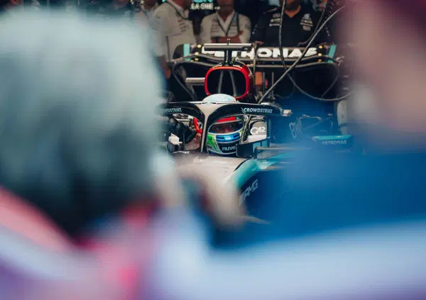 Le prime parole di Kimi Antonelli dopo l'incidente a Monza: "Impatto da 52 G, non sto benissimo e mi scuso con il team"