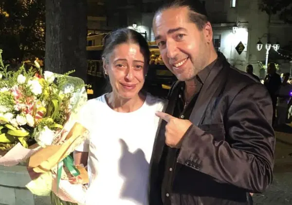 Gerardina Trovato, chi &egrave; il suo nuovo "manager" Sas&agrave; Taibi? Imitatore di Fiorello, in causa con Francesco Benigno e quella Ferrari "contesa" con Colapesce e Dimartino...