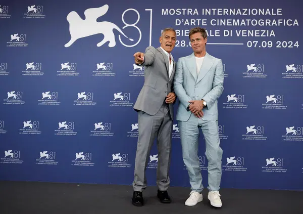 La Mostra e altri mostri. Pagelle da Venezia 2024: Brad Pitt e George Clooney spaccano i cu*i sul red carpet di &ldquo;Wolfs&rdquo; (10), Sveva Alviti in versione Matrix (4), Cate Blanchett insegnaci la vita (9) e Asia Argento&hellip;